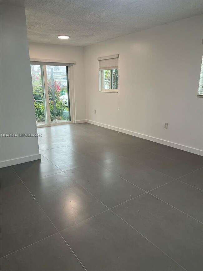 Foto del edificio - 2611 NE 204th Terrace