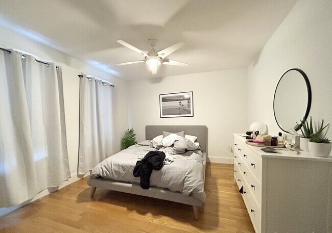 Building Photo - 916 Dorchester Ave