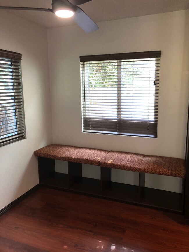 Dining Room and seating bench - 23209 Arlington Ave