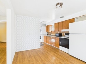Building Photo - 518 Halvorson Rd