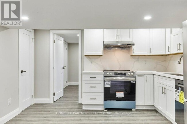 Building Photo - 79 Strathavon Dr