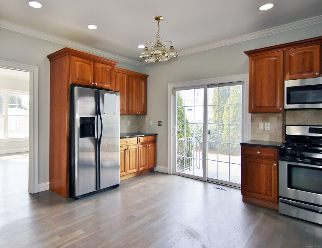 33 Dean St Unit B, Stamford, CT 06902 Condo for Rent in Stamford, CT