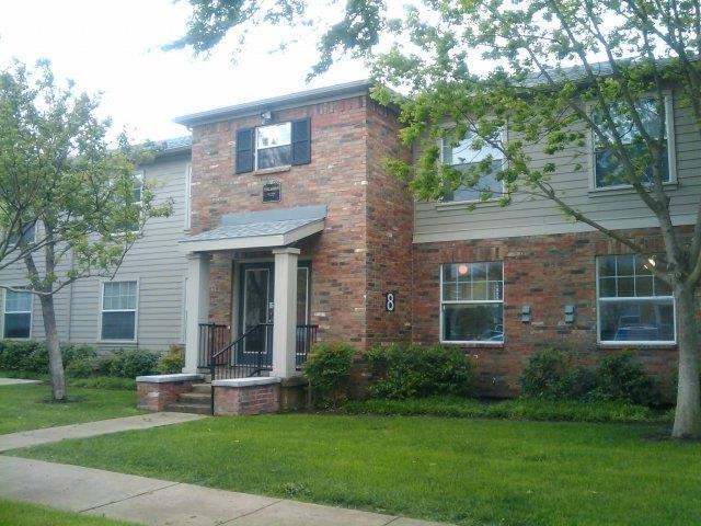 Building Photo - 2603 Hillburn Dr