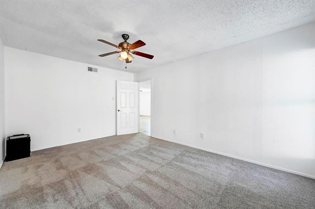 Foto del edificio - 2713 Charter Oak Dr