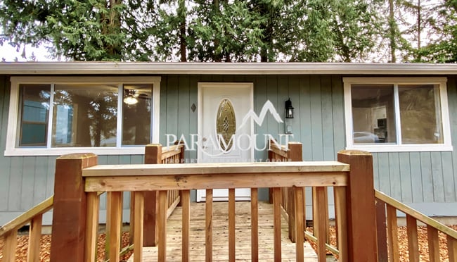 Bright and Modern 3 bed! - Completely Remodeled 3 bed! House