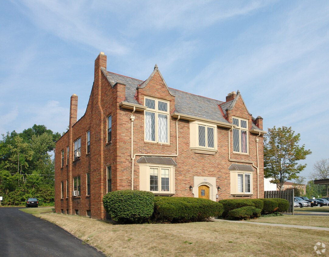 Primary Photo - 1595 Northwest Blvd