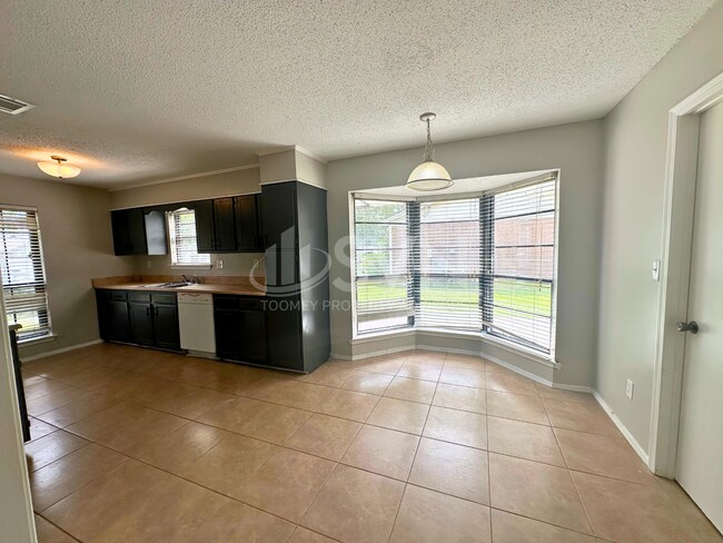 Foto del edificio - 9730 Trailwood Dr S