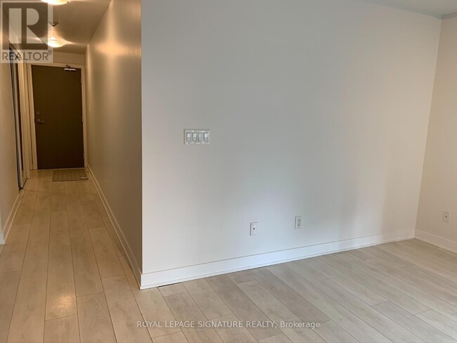 Building Photo - 169 Fort York Blvd