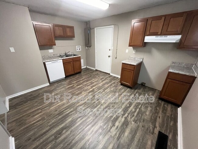 Building Photo - 4914 Gardendale Ave