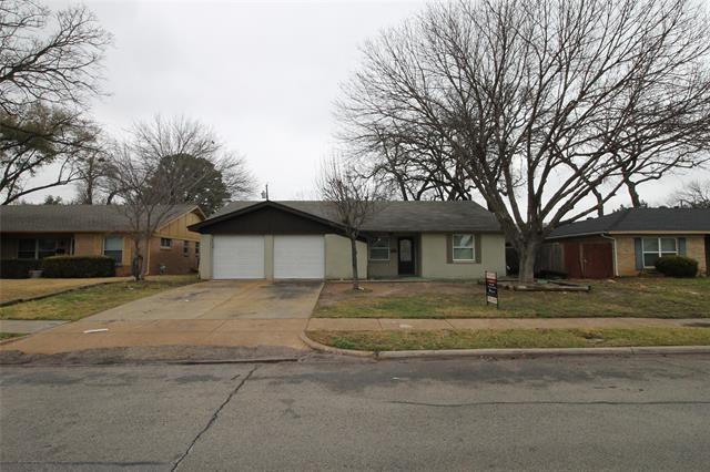 Building Photo - 2105 Royal Oaks Dr