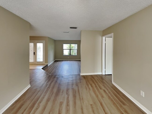 Building Photo - 4602 Brownwood Ct