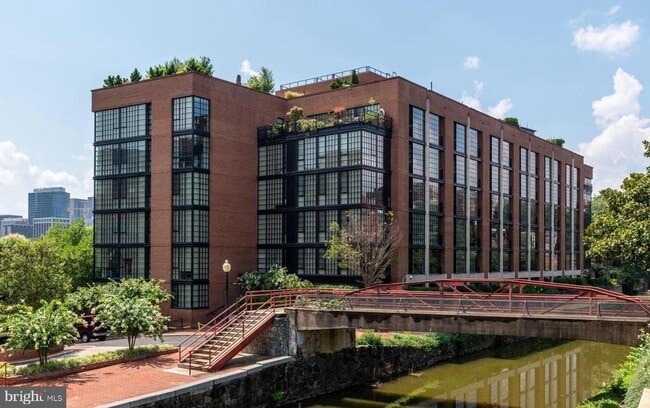Foto del edificio - 3303 Water St NW