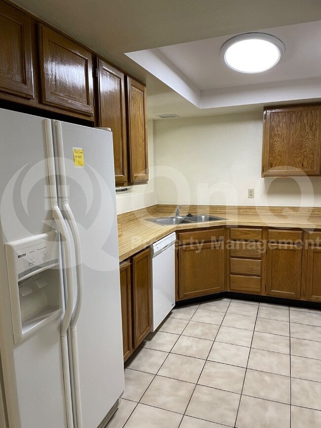 Building Photo - 3117 E Oasis De Palmeras
