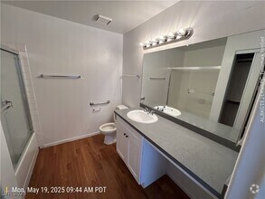Building Photo - 1533 Linnbaker Ln