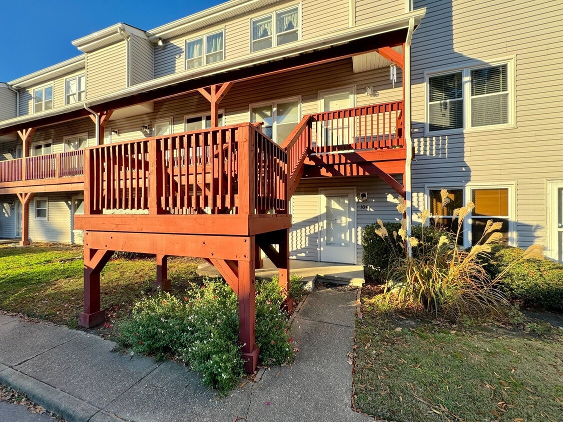 504 Barberton Dr Unit 104, Virginia Beach, VA 23451 Apartments in