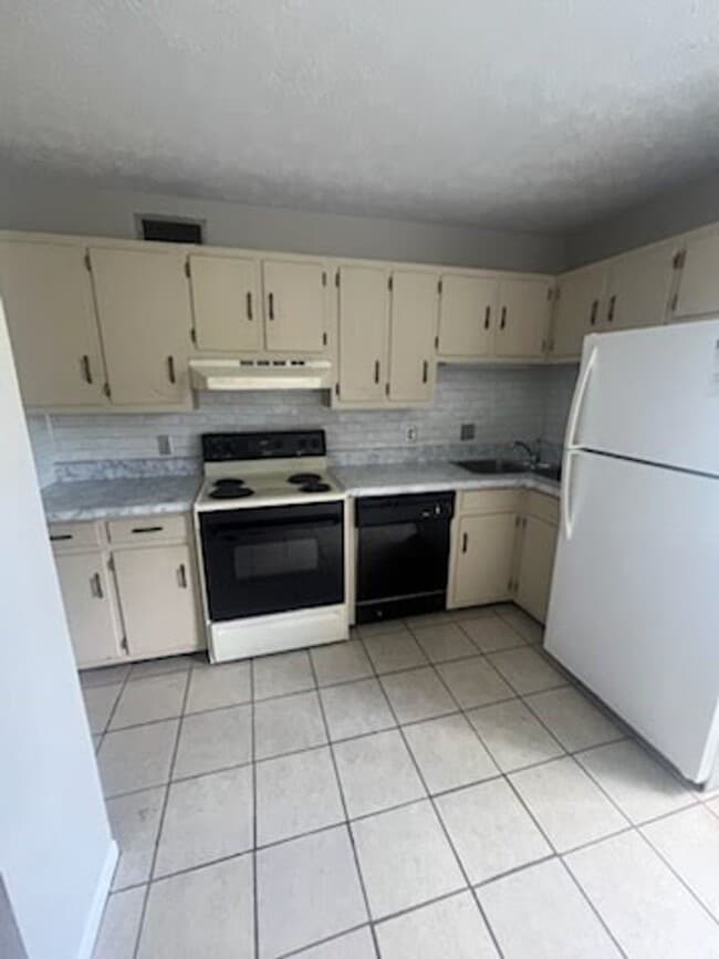 Building Photo - 7322 Kingman St
