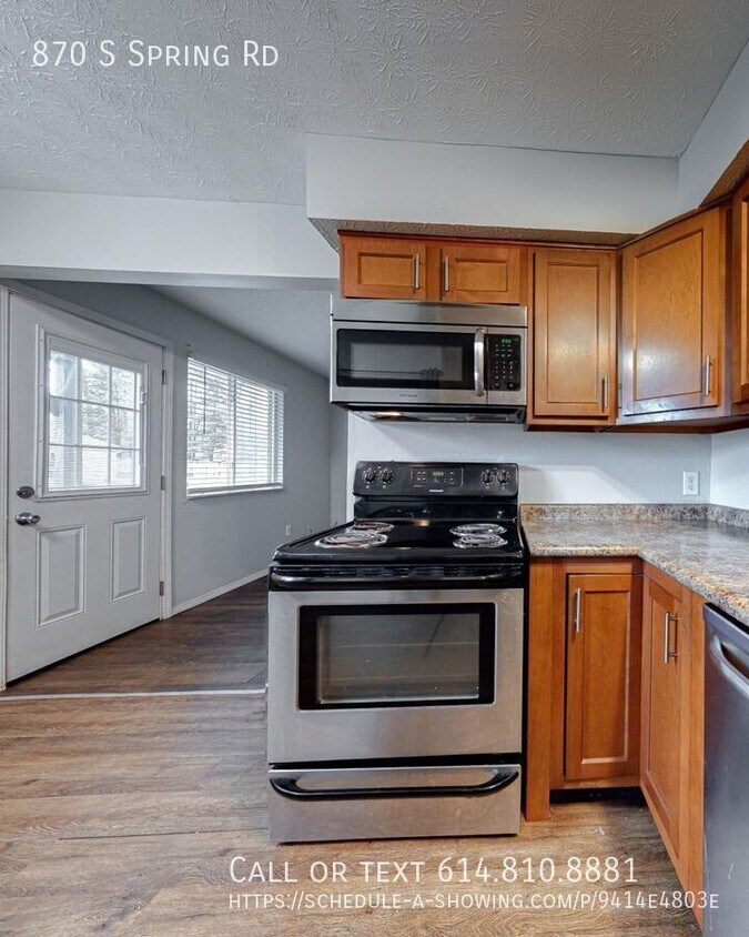 Foto principal - 870 S Spring Rd