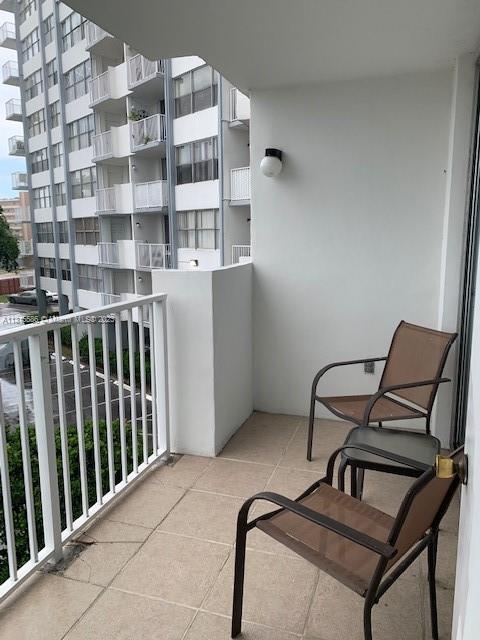Foto del edificio - 1200 NE Miami Gardens Dr