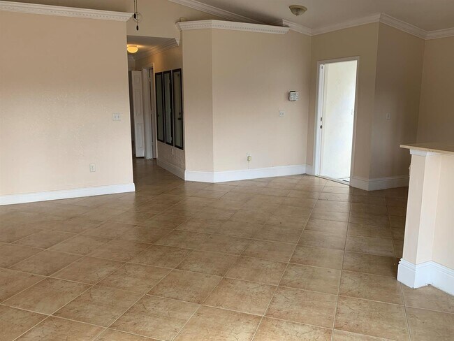 Foto del edificio - 5900 Azalea Cir