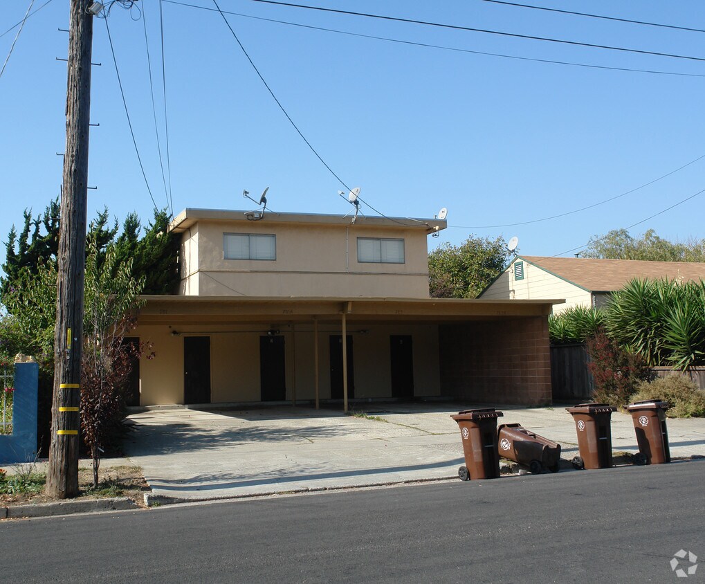 Building Photo - 783 Humboldt St