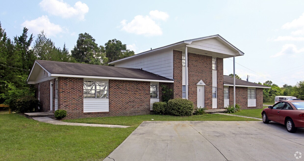 861 SW Pinckney St, Madison, FL 32340 Apartments in Madison, FL