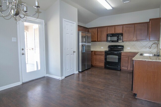 Building Photo - 504 Comal Run