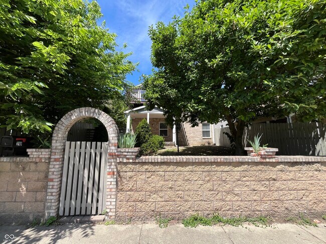 Building Photo - 210 N Keystone Ave