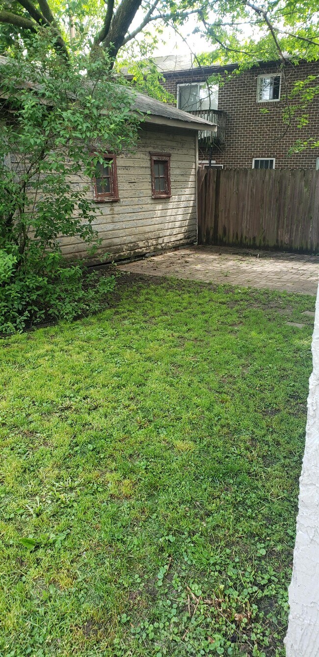 Foto del edificio - 429 S Pitt St