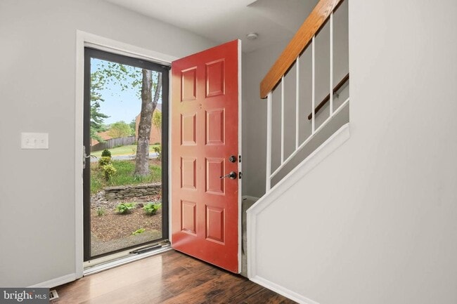 Foto del edificio - 1382 Almond Dr