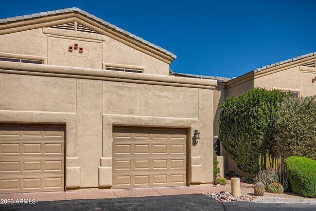 Building Photo - 11022 N Indigo Dr