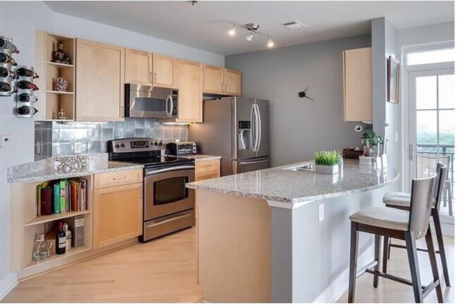 Foto del edificio - 325 East Paces Ferry Rd NE