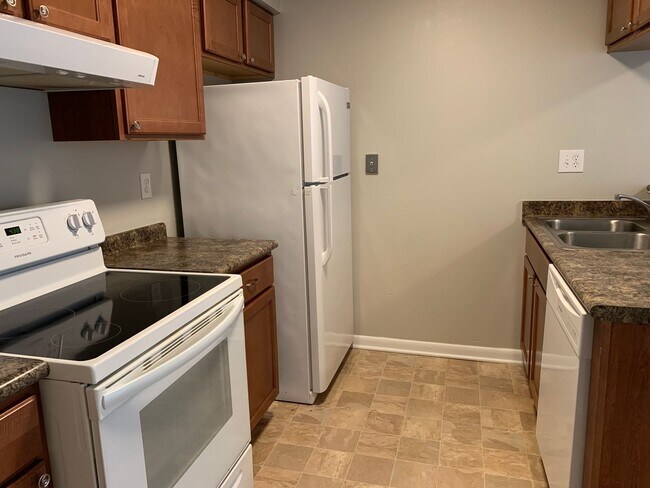 Building Photo - 4416