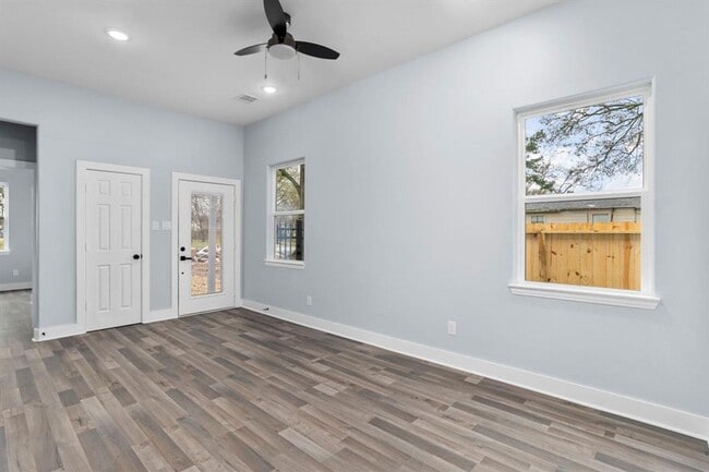 Building Photo - 1010 Junell St