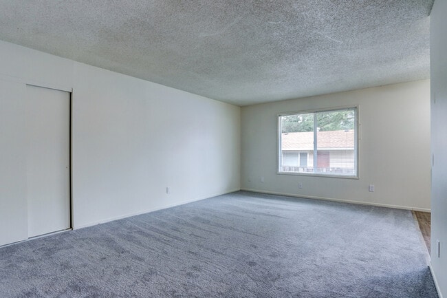 Building Photo - Look no Further, Tyee offers a SUPER 1bed/...