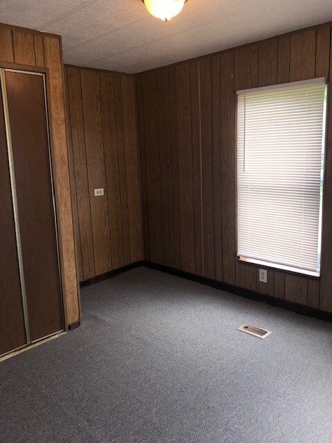 Building Photo - 2 Bedroom 1 Bath Mobile Home