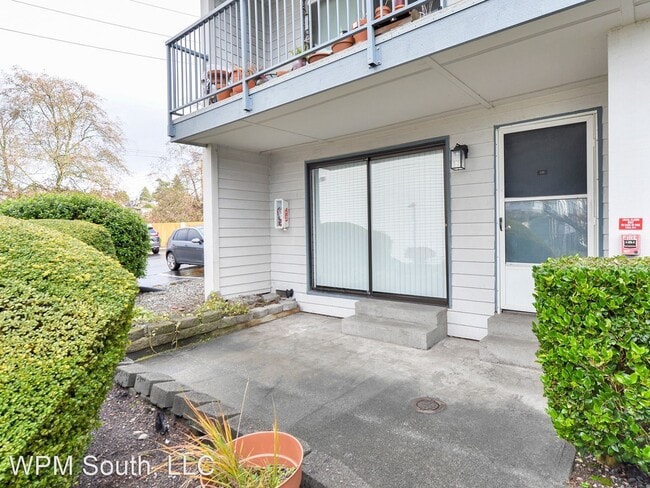 Building Photo - 2 br, 1 bath House - 22977 Marine View Dr....