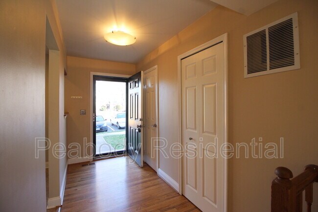 Building Photo - 192 Sulgrave Ct
