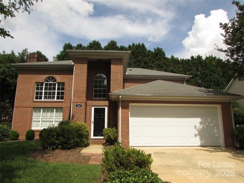 Foto principal - 106 Yorkshire Dr