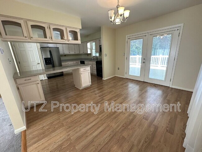 Foto del edificio - 656 Alpine Ln