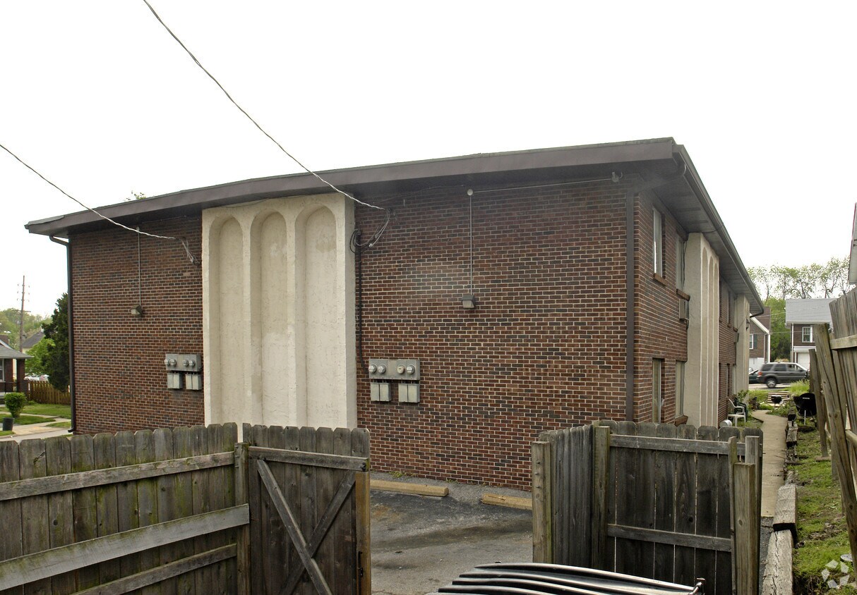 Building Photo - 7457-7471 Williams Ave