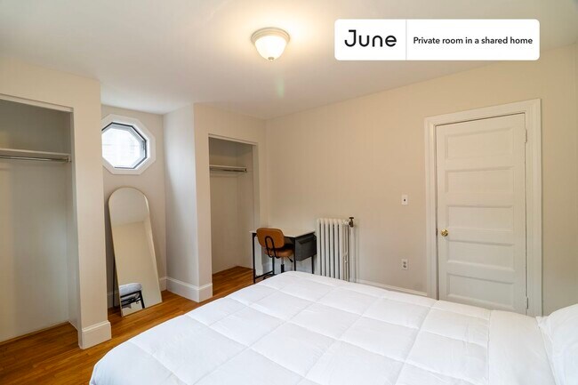 Building Photo - Room in Shared 4 bed/2 bath home