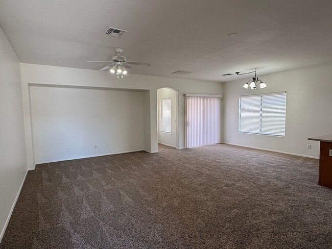 Photo - BRAND NEW CARPET 3 Bedroom 2 Bathroom Spacious Floorplan! House