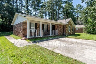 Building Photo - 2104 Trotters Way