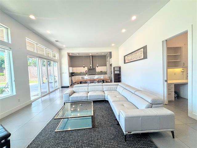 Foto del edificio - 460 Hidden Valley Dr