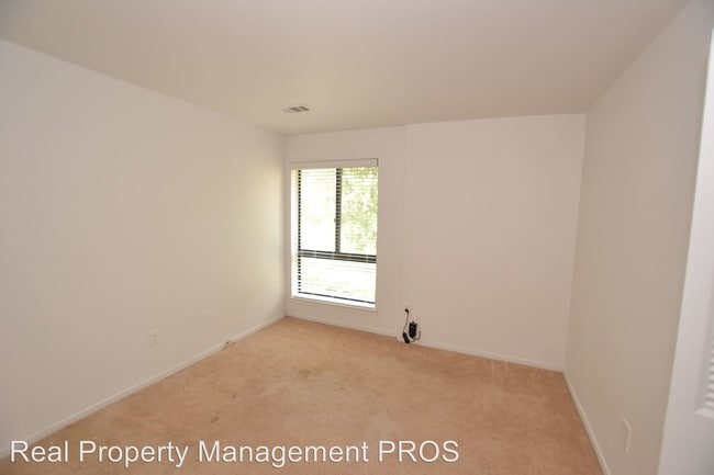 Foto del edificio - 563 Florida Ave