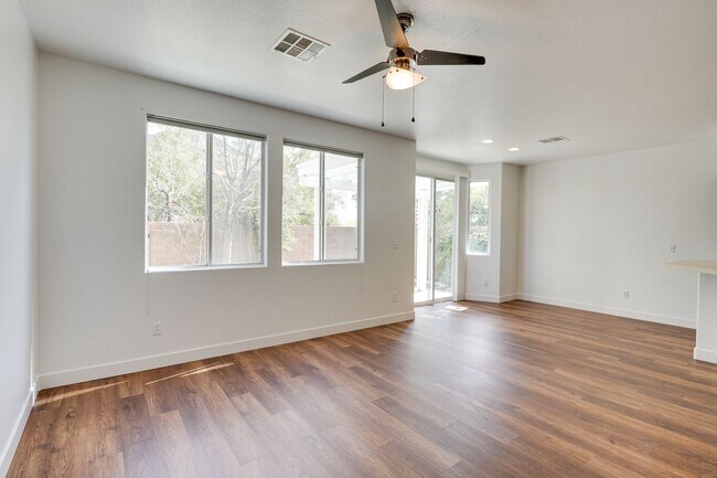 Foto del edificio - ** Coming Soon** Move-In Ready 3 Bed + Loft Home in Gated Northwest Las Vegas Community Next to P...