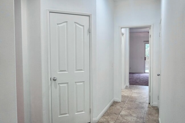 Building Photo - 83125 Broadmoor Dr