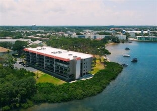 Building Photo - 2700 Bayshore Blvd