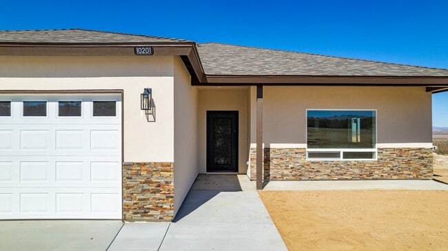 Foto del edificio - 10201 Crest Rd