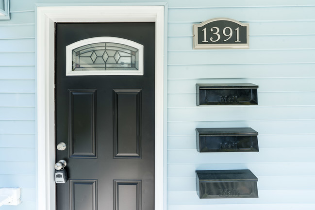 Foto del edificio - 1391 Corbin Ave
